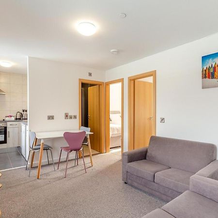 Beautiful 2-Bed Apartment In Ilfracombe Εξωτερικό φωτογραφία